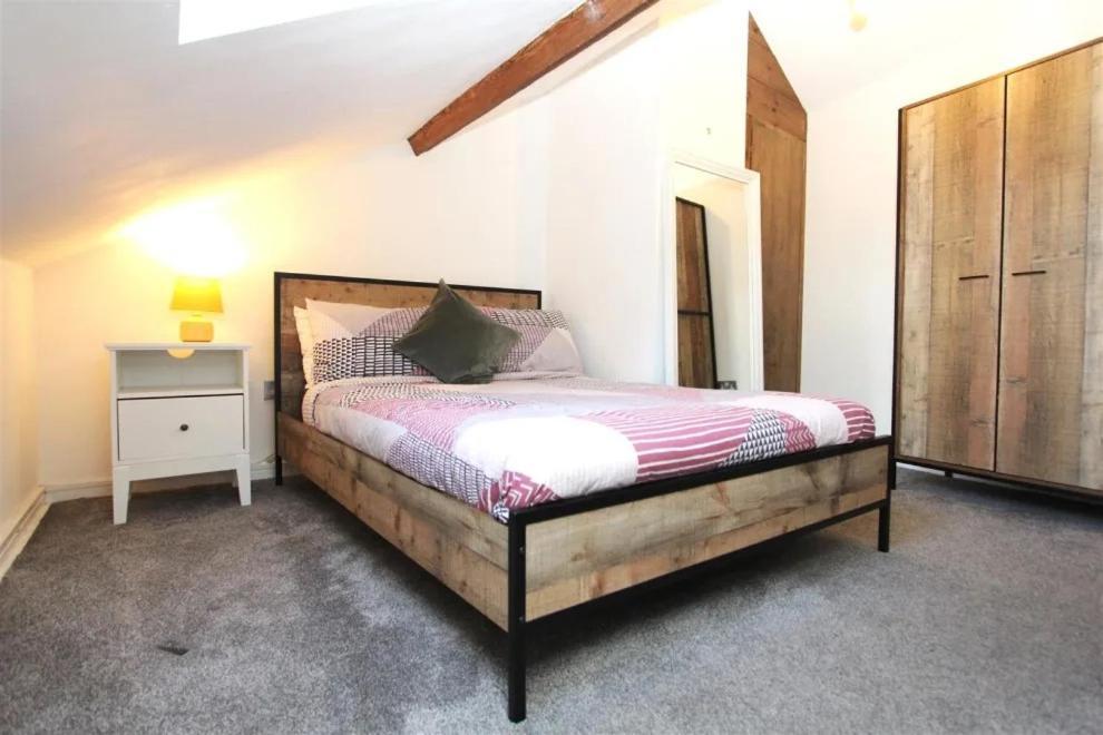 Large New-York Style Penthouse Apartment In Leeds City Centre With Contactless Check In Eksteriør billede