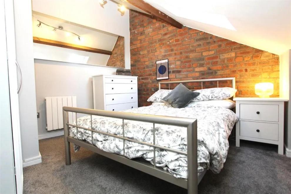 Large New-York Style Penthouse Apartment In Leeds City Centre With Contactless Check In Eksteriør billede